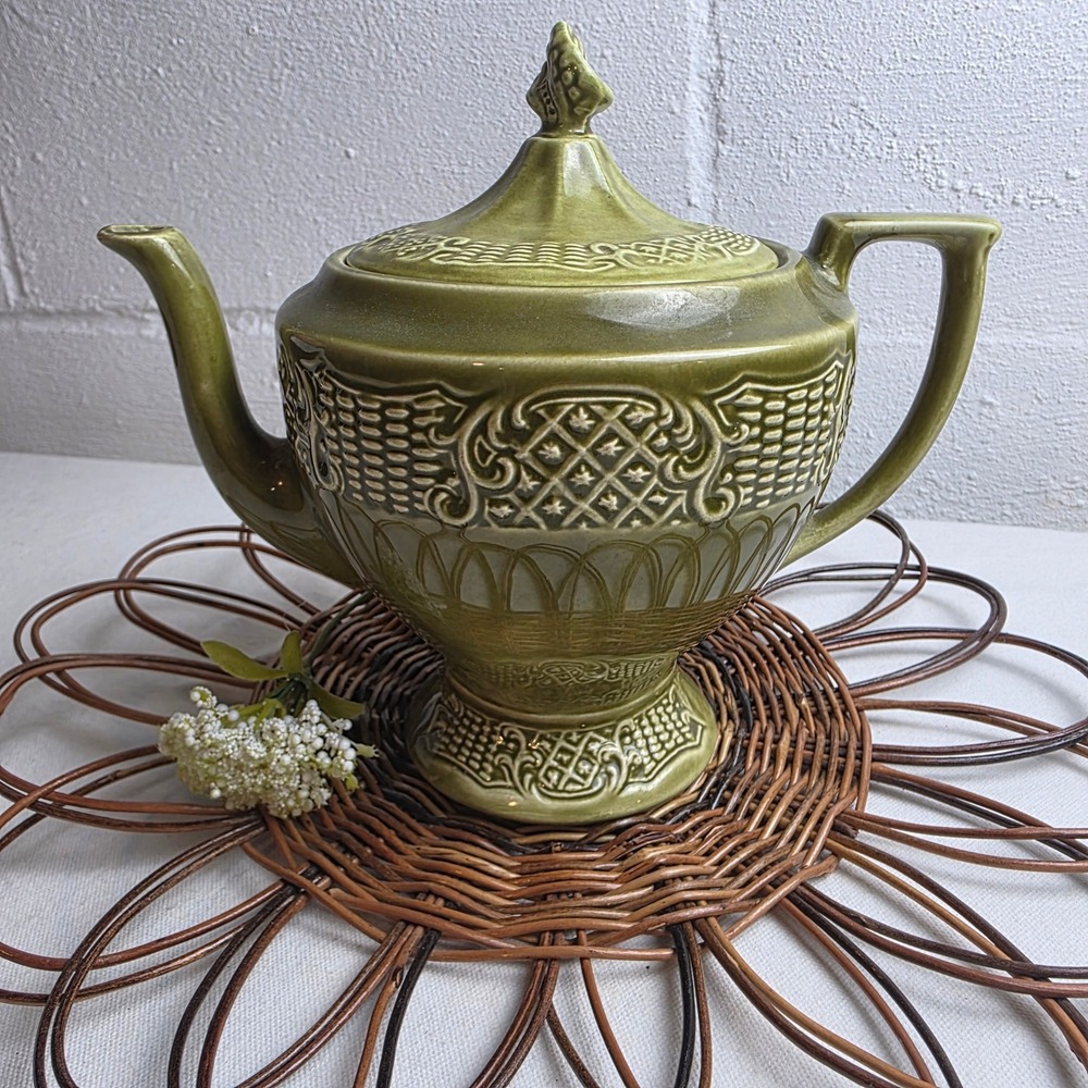Vintage Cannonsburg Madeira Olive Green Ceramic Teapot & Lid Basketweave Lattice